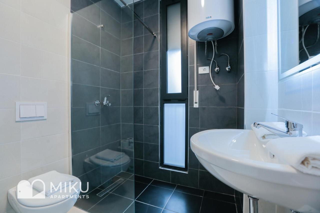 Miku Apartment - Glamorous 1Bedroom Apartment At Olympic Residence ติรานา ภายนอก รูปภาพ