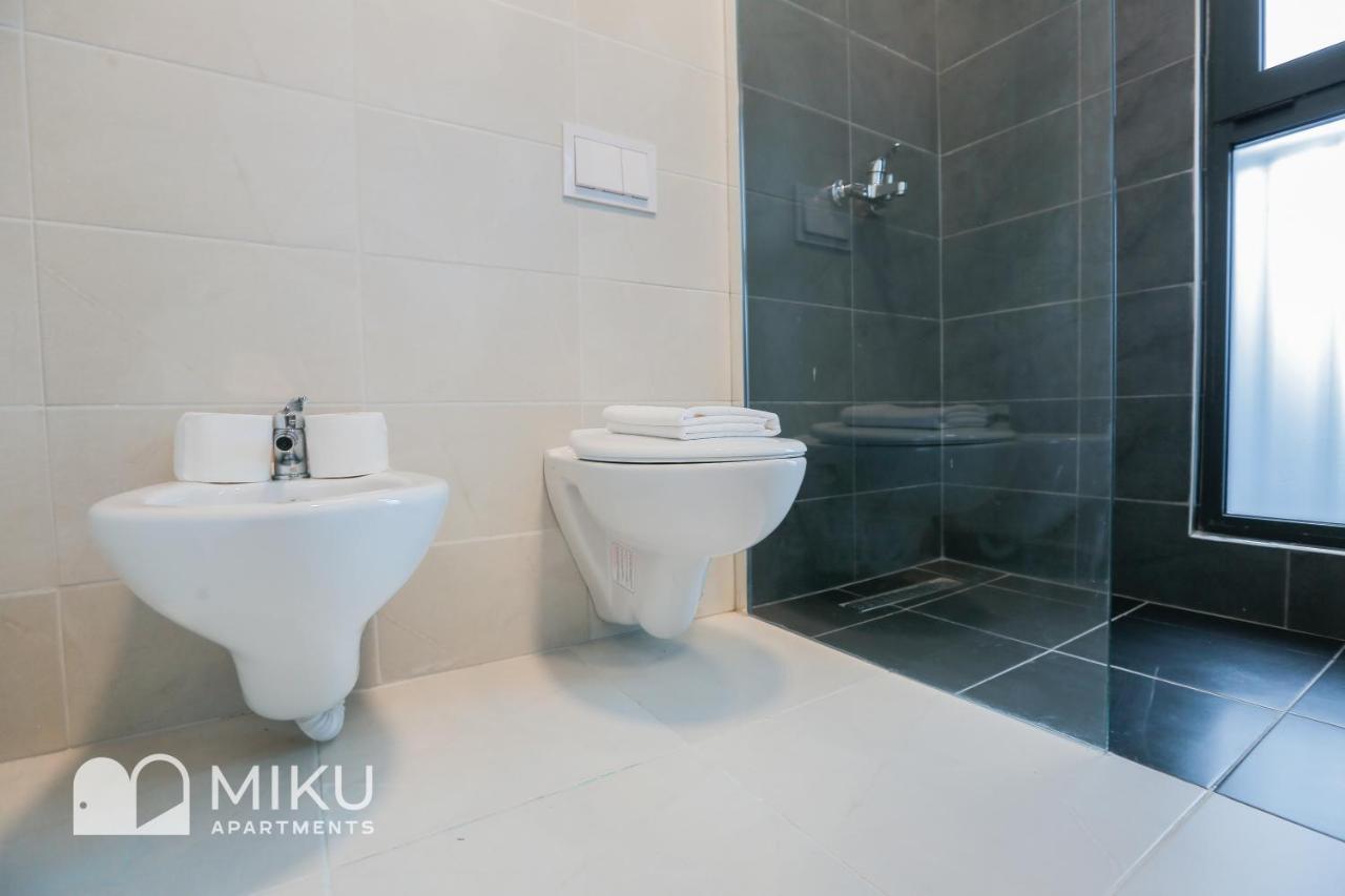 Miku Apartment - Glamorous 1Bedroom Apartment At Olympic Residence ติรานา ภายนอก รูปภาพ